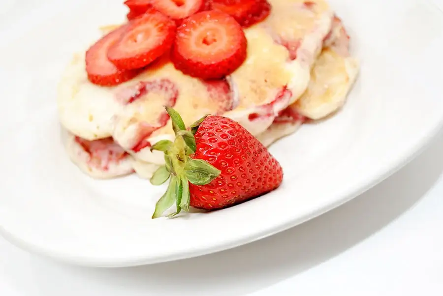  Sweet and Healthy Strawberry Pancakes